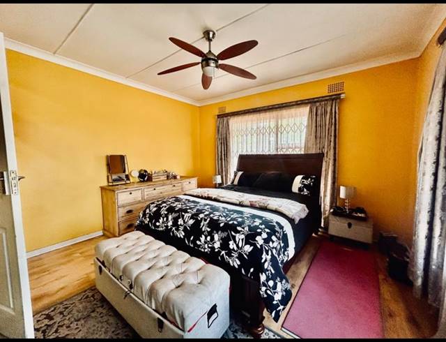 3 BEDROOM HOUSE FOR SALE IN VANDERBIJLPARK CE 2